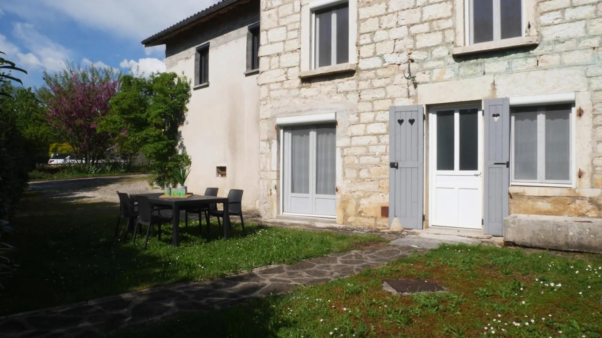 Maison De Village Rives De L'Ain Serrieres-sur-Ain 0*,  France